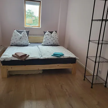 Schoene Neue 4 Zimmer Wohnung Mit Sued-Balkon Bis 8 Personen Naumburg  Exterior photo