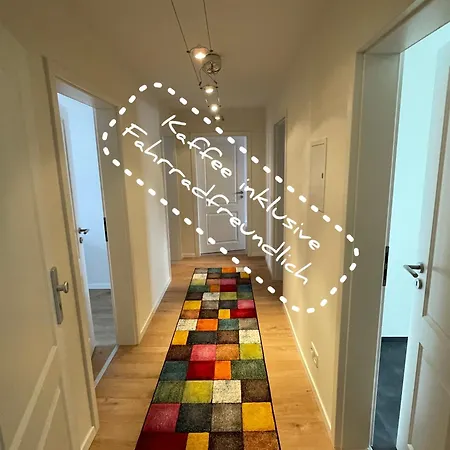 Schoene Neue 4 Zimmer Wohnung Mit Sued-Balkon Bis 8 Personen Naumburg  Exterior photo