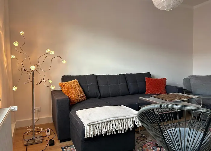 Schoene Neue 4 Zimmer Wohnung Mit Sued-Balkon Bis 8 Personen